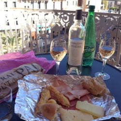 Le Cavendish - Enjoy a nice snack on your private terrace!