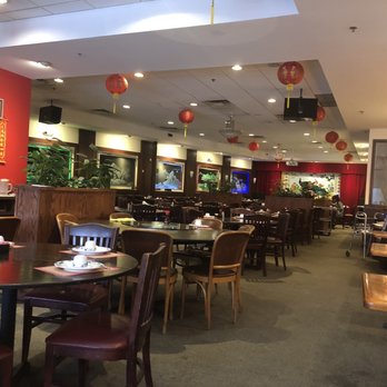 Silver Fountain - View of the rest of the restaurant. Plenty of sitting for large parties. - Dim Sum Near Me - Silver Spring, Maryland