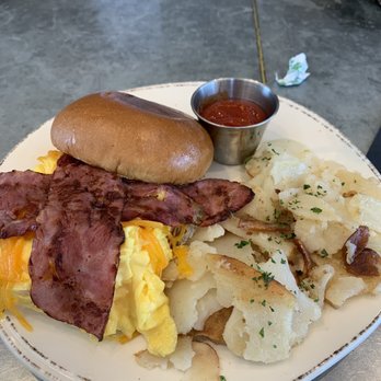 Iron Rooster - Breakfast sandwich with turkey bacon - American Near Me - Baltimore, Maryland
