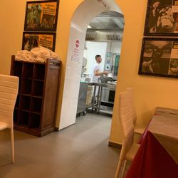 Eat Sicily - L'ingresso alla cucina.