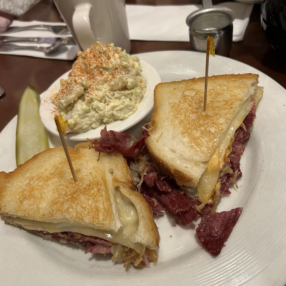Du-par's Restaurant and Bakery - American Near Me - Las Vegas, Nevada Du-par's Restaurant and Bakery - American Near Me - Las Vegas, Nevada