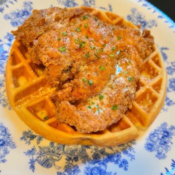 Cecilia - Chicken and waffles - Breakfast & Brunch Near Me - Vancouver, Washington