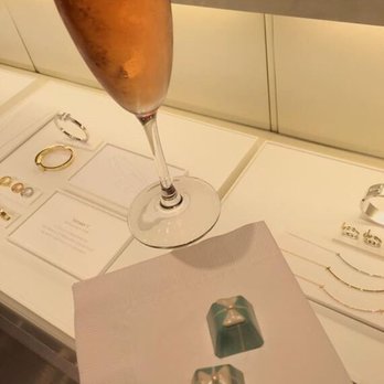 Tiffany & Co - Jewelry Near Me - Manhasset, New York Tiffany & Co - Jewelry Near Me - Manhasset, New York