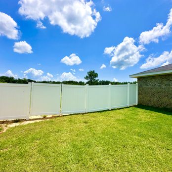 Howell Fencing - Fences & Gates Near Me - Mobile, Alabama Howell Fencing - Fences & Gates Near Me - Mobile, Alabama