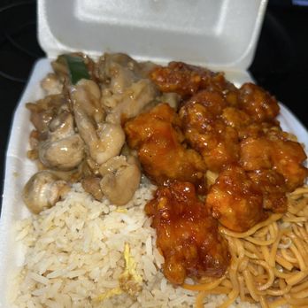PanPan Wok - Combo B fried rice, chow mein, mushroom chicken and orange chicken - Chinese Near Me - Oceanside, California PanPan Wok - Combo B fried rice, chow mein, mushroom chicken and orange chicken - Chinese Near Me - Oceanside, California
