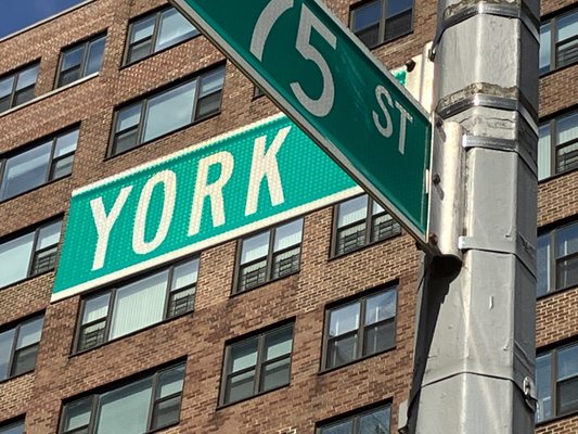 Chez les Frenchies by null