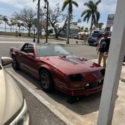 Dearborn Corner Market - Hot rodders shop here.