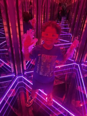 Ripley’s Mirror Maze by null