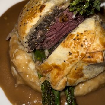 Bell's Mansion - Beef Wellington - New American Near Me - Stanhope, New Jersey
