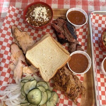 Runaround Sue - Moist brisket, smoked turkey, and pulled pork with a side of beans - Barbeque Near Me - Bend, Oregon Runaround Sue - Moist brisket, smoked turkey, and pulled pork with a side of beans - Barbeque Near Me - Bend, Oregon