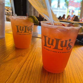 LuLu's Destin - LuLu's Rum Punch & Insurrection punch - Seafood Near Me - Destin, Florida