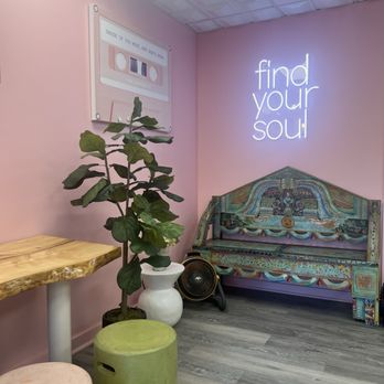 Latte Soul Coffee Shop - Inside - Coffee & Tea Near Me - Hamden, Connecticut Latte Soul Coffee Shop - Inside - Coffee & Tea Near Me - Hamden, Connecticut