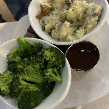 THE OVER/UNDER BAR & GRILL - Updated June 2025 - 226 Photos & 407 ...