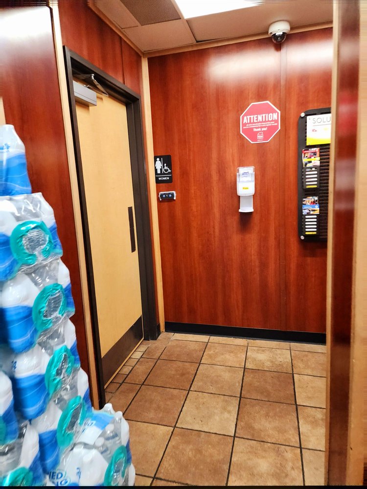 LOVE’S TRAVEL STOP Updated September 2024 12 Photos 605 N Main St