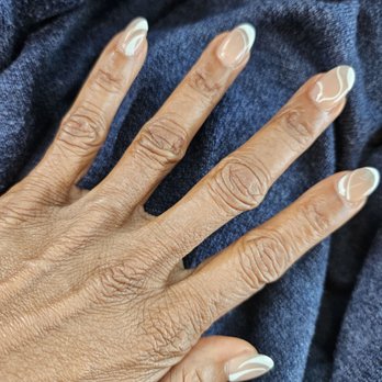 Organic Nail Lounge - Mae really wowed me today by replicating the design I brought to her. I was very pleased with my service today. - Nail Salons Near Me - Perris, California