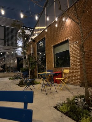 THE TELL ME BAR by null