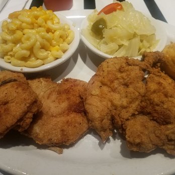 Bakers Keyboard Lounge - Fried turkey chops, cabbage, macaroni and cheese - Jazz & Blues Near Me - Detroit, Michigan