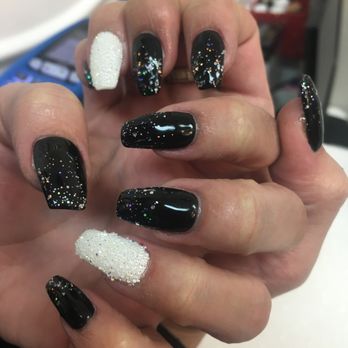 Bedazzled Nails and Spa - I love this place and the hard work Gina puts into my nails looking fabulous. - Waxing Near Me - Chicago, Illinois