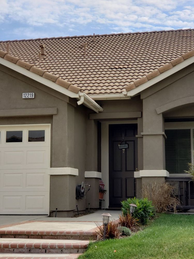 Slide of Rancho Rain Gutters