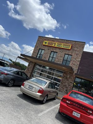 Gus's World Famous Fried Chicken by null
