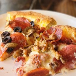 Ruszoni's Pizza Meridian - Slices of pizza from lunch buffet