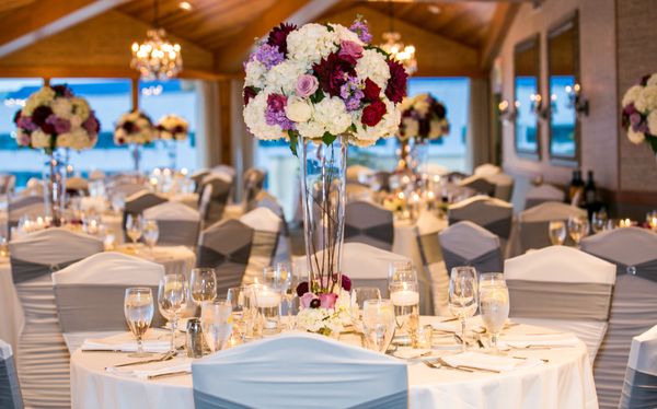 Loves Me Flowers by null