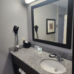 Evangeline Downs Hotel, Ascend Hotel Collection - Bathroom in a double bed room