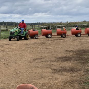 Belvedere Plantation - Toddler barrel ride - Festivals Near Me - Fredericksburg, Virginia