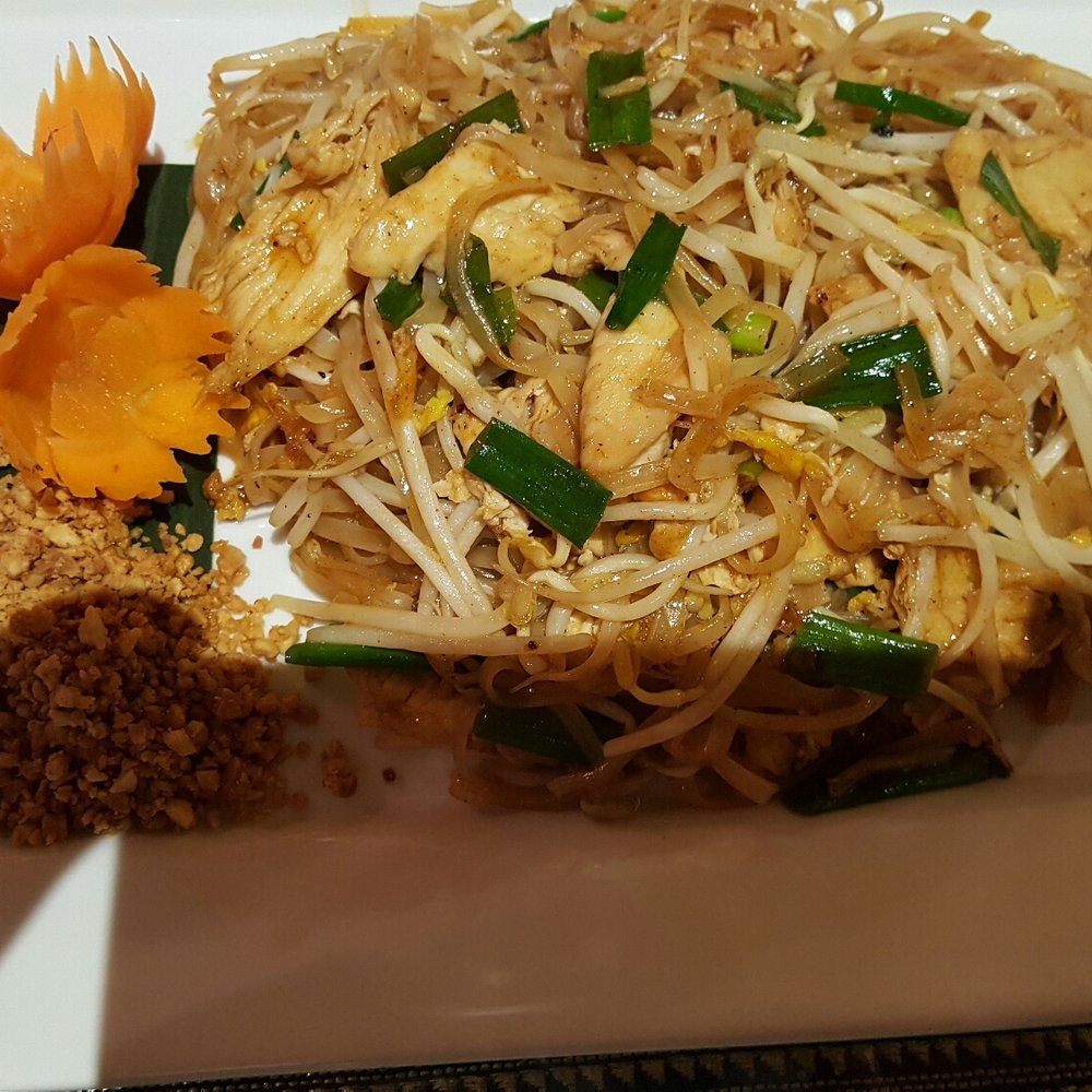 Dusit Thai Cuisine - Thai Near Me - Newport, Vermont