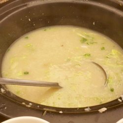 真味鮮廚 - End-of-meal rice porridge on the bottom.