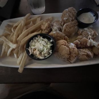 Applebee's Grill + Bar - Garlic Parm chicken wings (boneless) - Sports Bars Near Me - Glenville, New York Applebee's Grill + Bar - Garlic Parm chicken wings (boneless) - Sports Bars Near Me - Glenville, New York