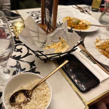 Bombay Velvet - Chana Masala Garlic Naan - Indian Near Me - Reston, Virginia Bombay Velvet - Chana Masala Garlic Naan - Indian Near Me - Reston, Virginia