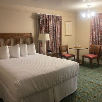 Butterfly Grove Inn - Room 26 - Hotels Near Me - Pacific Grove, California