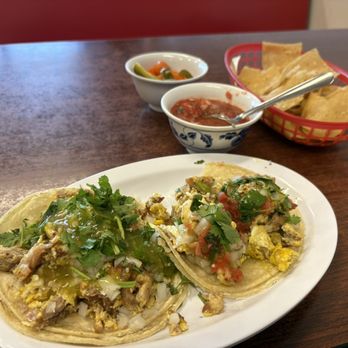 Tacos Los Reyes - Mexican Near Me - Orange, California