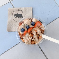 Cali Press - PB&J Açaí Bowl