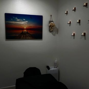 Massage By Alicia Diaz - Candles and small lights allows that relaxing mood. - Massage Therapy Near Me - Oxnard, California