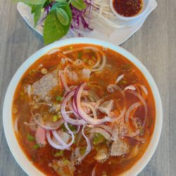 Pho Little Saigon Vietnamese Noodlle Soup And Gril - Spicy beef noodle soup ( bun bo hue)