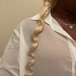 MaggieStylez - Hair curled how she said it wouldn't.