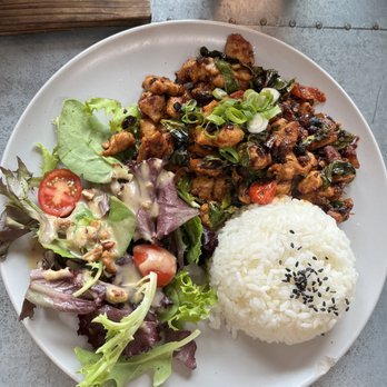 Hide Out Cafe - Basil Sauteed Chicken w/Rice - Cafes Near Me - Rowland Heights, California