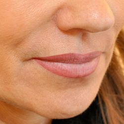 QUALITYLINE Permanent Make-up - Natürlich pigmentierte Lippen