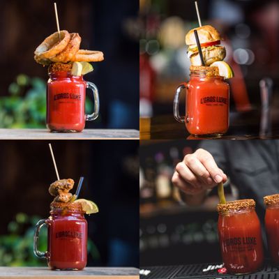 L'Gros Luxe Vieux-Longueuil by null