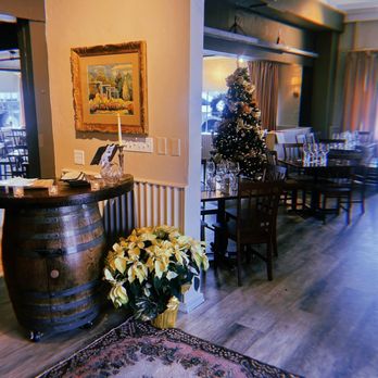 Sogno Restaurant - a christmas tree in the background - Wine Bars Near Me - St. Augustine, Florida