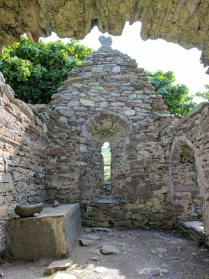 Kilmalkedar Church / Cill Maoilchéadair by null