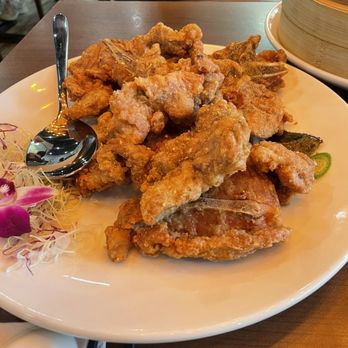 Yang Kee Dumpling - Salt and pepper Peking ribs? I think - Dim Sum Near Me - Davis, California Yang Kee Dumpling - Salt and pepper Peking ribs? I think - Dim Sum Near Me - Davis, California