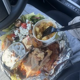 BBQ chicken plate with Mac and cheese, banana pudding and salad BBQ chicken plate with Mac and cheese, banana pudding and salad