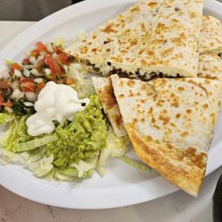 Poncho's Tacos - Steak quesadilla lunch special