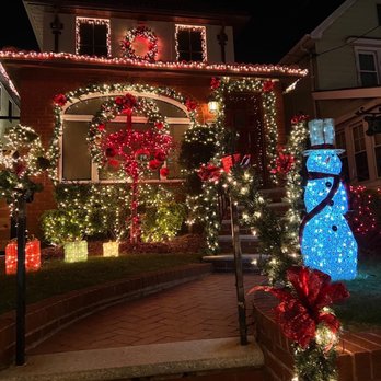 Dyker Heights Christmas Lights - Bus Tours Near Me Dyker Heights Christmas Lights - Bus Tours Near Me