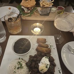 Porta 23 Burger with fried & Picadinho