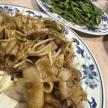 Golden Horse - Beef Chow Fun with Bean Sprouts - Chinese Near Me - Portland, Oregon Golden Horse - Beef Chow Fun with Bean Sprouts - Chinese Near Me - Portland, Oregon