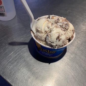 Beal's Ice Cream - pb cup - Ice Cream & Frozen Yogurt Near Me - Portland, Maine